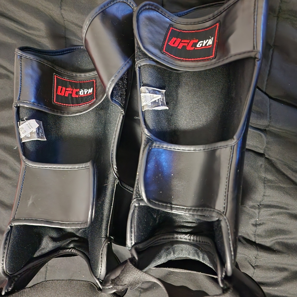 UFC Gym Black and Red Shin Guards - Picture 3 of 6
